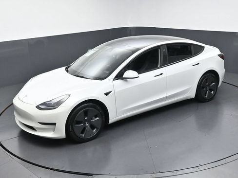 Used 2023 Tesla Model 3 Standard Range RWD image 40