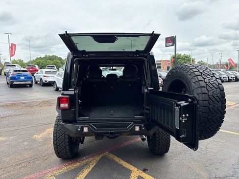 Used 2019 Jeep Wrangler Unlimited Rubicon AWD/4WD image 16
