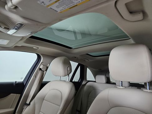 Certified 2020 Mercedes-Benz GLC 300 4MATIC image 9