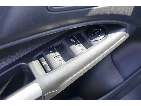 Used 2016 Ford Transit Connect XLT image 16