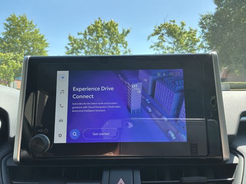 Used 2025 Toyota RAV4 XLE w/ Convenience Package image 24