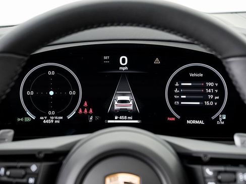 Used 2025 Porsche Cayenne image 17