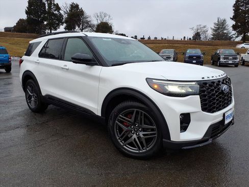 New 2026 Ford Explorer ST image 3