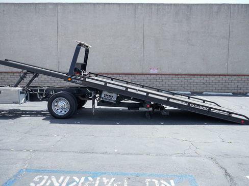 Used 2022 RAM 5500 SLT w/ Quick Order Package 27G SLT RWD image 7