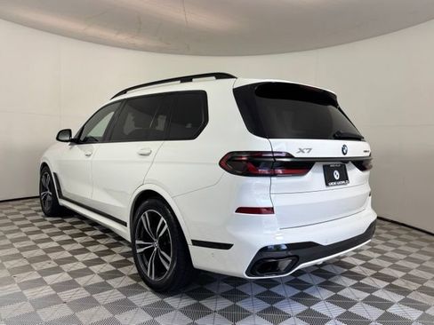 Used 2024 BMW X7 xDrive40i w/ M Sport Package AWD/4WD image 5