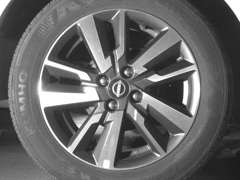 Used 2025 Nissan Versa SV FWD image 15