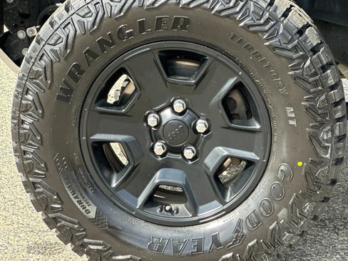 Used 2022 Jeep Gladiator Mojave AWD/4WD image 39