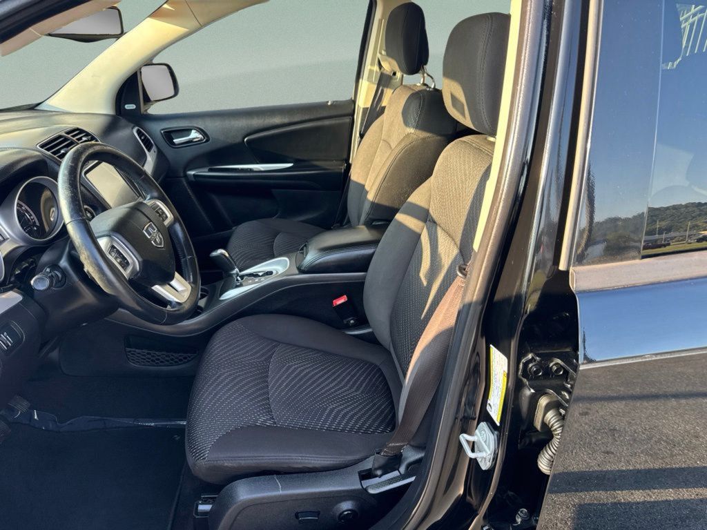 Used 2015 Dodge Journey SXT w/ Flexible Seating Group FWD image 9