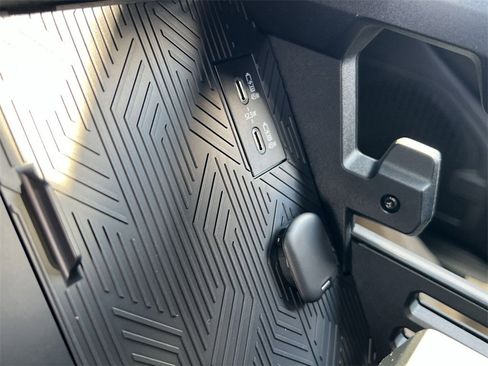 Used 2025 Toyota 4Runner TRD Off-Road image 28