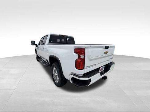 Certified 2024 Chevrolet Silverado 2500 High Country w/ High Country Premium Package AWD/4WD image 3