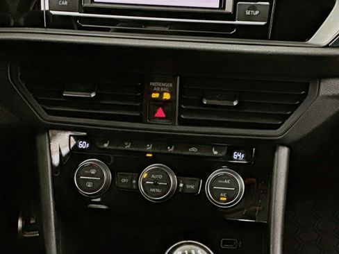Used 2019 Volkswagen Jetta GLI FWD image 13