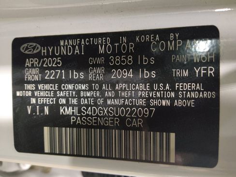 Used 2025 Hyundai Elantra SEL FWD image 33