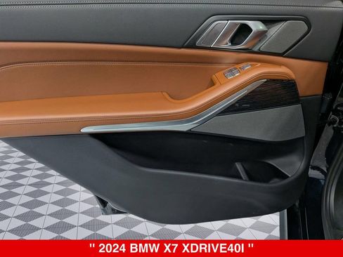 Used 2024 BMW X7 xDrive40i w/ M Sport Package AWD/4WD image 30