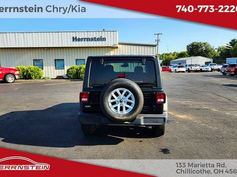 Used 2023 Jeep Wrangler Sport AWD/4WD image 19