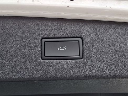 Used 2024 Volkswagen Tiguan SE R-Line AWD/4WD image 30