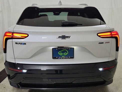 Certified 2024 Chevrolet Blazer EV RS image 5