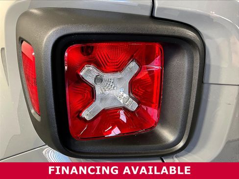 Used 2022 Jeep Renegade Latitude w/ Convenience Group AWD/4WD image 21