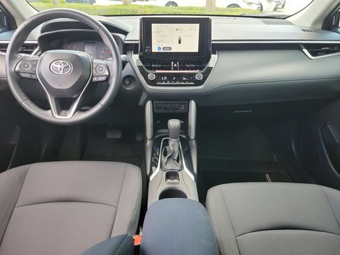 Used 2025 Toyota Corolla Cross LE w/ Moonroof Package FWD image 12
