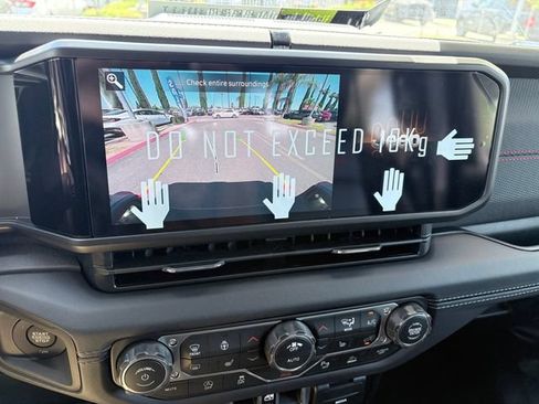 New 2026 Jeep Gladiator Rubicon w/ Safety Group AWD/4WD image 9