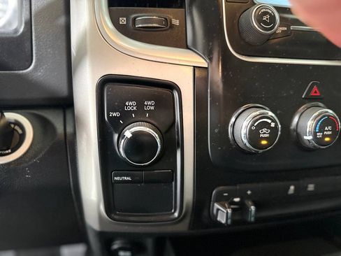 Used 2018 RAM 2500 SLT AWD/4WD image 17