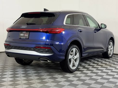 Certified 2025 Audi Q5 Premium AWD/4WD image 9