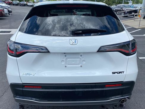 Used 2024 Honda HR-V Sport image 3