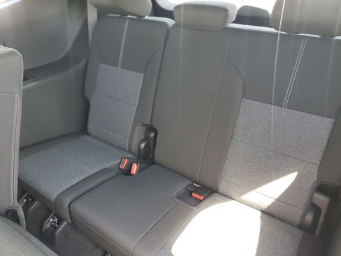 New 2026 GMC Acadia Elevation image 9