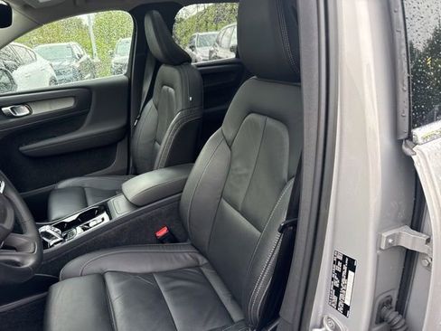 Used 2023 Volvo XC40 B5 Plus w/ Driver Assist Package AWD/4WD image 13