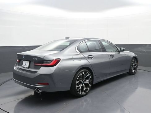 Used 2025 BMW 330i xDrive Sedan AWD/4WD image 7