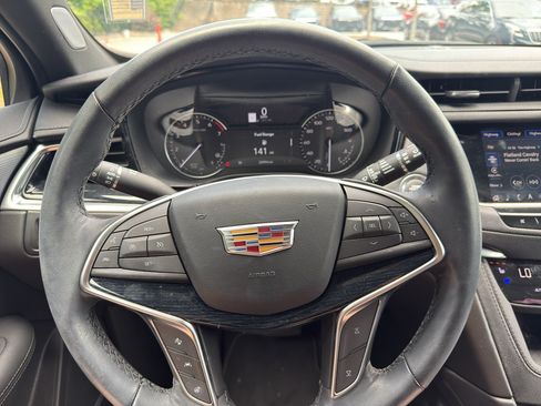 Used 2024 Cadillac XT5 Premium Luxury FWD image 10