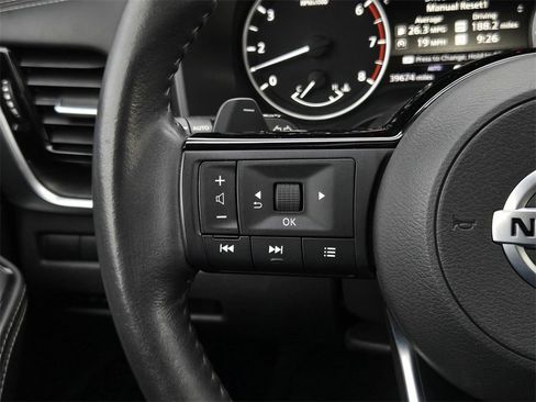 Used 2021 Nissan Rogue SL w/ Premium Package image 22