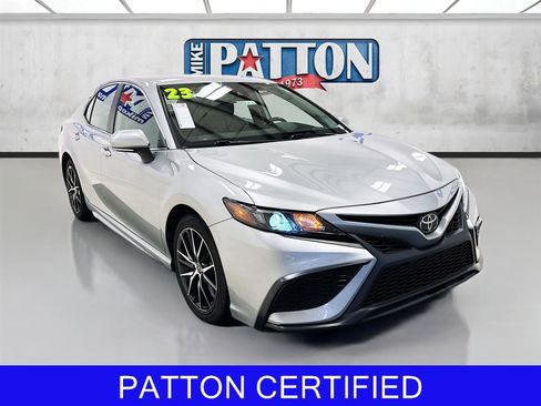 Used 2023 Toyota Camry SE image 1