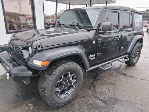 Used 2018 Jeep Wrangler Unlimited Sport image 3