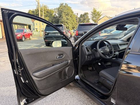 Used 2022 Honda HR-V EX image 15