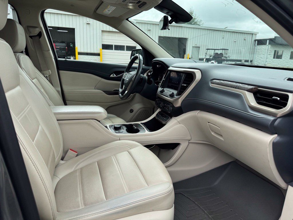 Used 2022 GMC Acadia Denali w/ Denali Ultimate Package AWD/4WD image 10