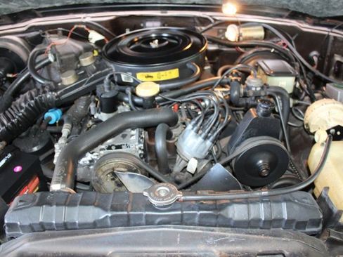 Used 1987 Jeep Grand Wagoneer image 34