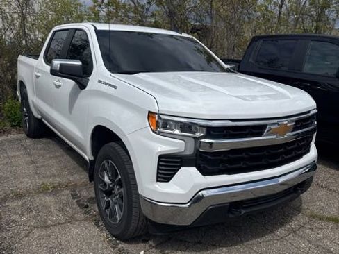 Used 2024 Chevrolet Silverado 1500 LT AWD/4WD image 2