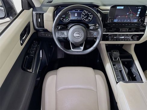 Used 2023 Nissan Pathfinder SL image 20