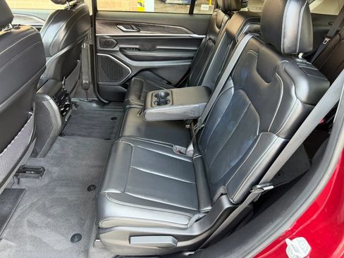 Used 2021 Jeep Grand Cherokee L Limited AWD/4WD image 5