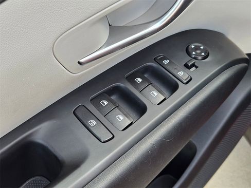 Used 2023 Hyundai Tucson SE image 12