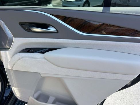 Used 2023 Cadillac Escalade Sport Platinum w/ Heavy-Duty Trailer Package AWD/4WD image 23