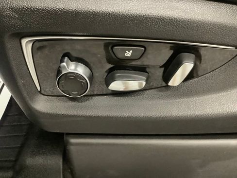 Used 2018 Cadillac Escalade Platinum image 12