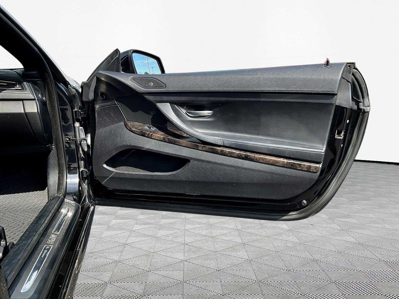 Used 2012 BMW 650i Convertible RWD image 25
