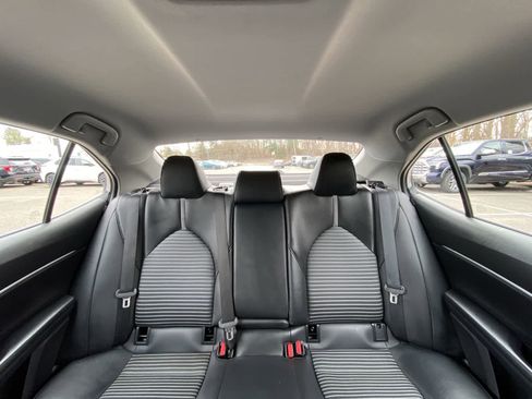 Used 2024 Toyota Camry SE image 28