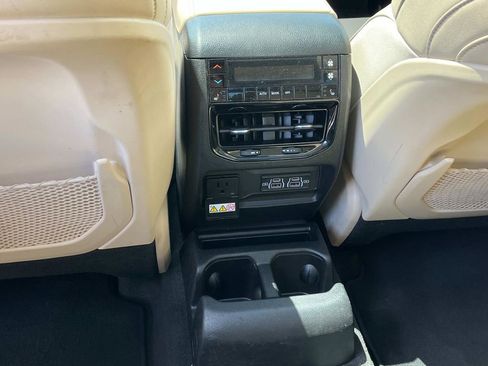 Used 2022 Jeep Grand Cherokee L Limited image 16