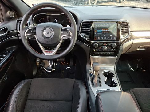 Used 2020 Jeep Grand Cherokee Trailhawk AWD/4WD image 12
