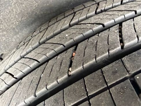 Used 2024 Chevrolet Equinox LT w/ LPO, Floor Liner Package FWD image 11