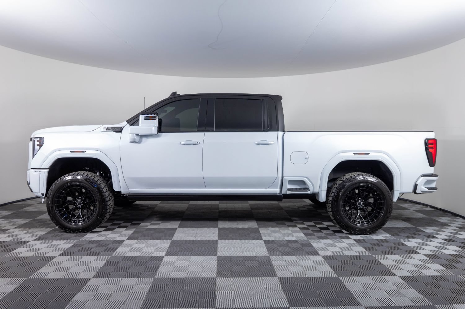Used 2026 GMC Sierra 3500 Denali Ultimate AWD/4WD image 3