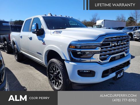 New 2026 RAM 2500 Limited AWD/4WD image 17