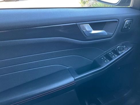 Used 2024 Ford Escape ST-Line Elite w/ Premium Technology Package image 34